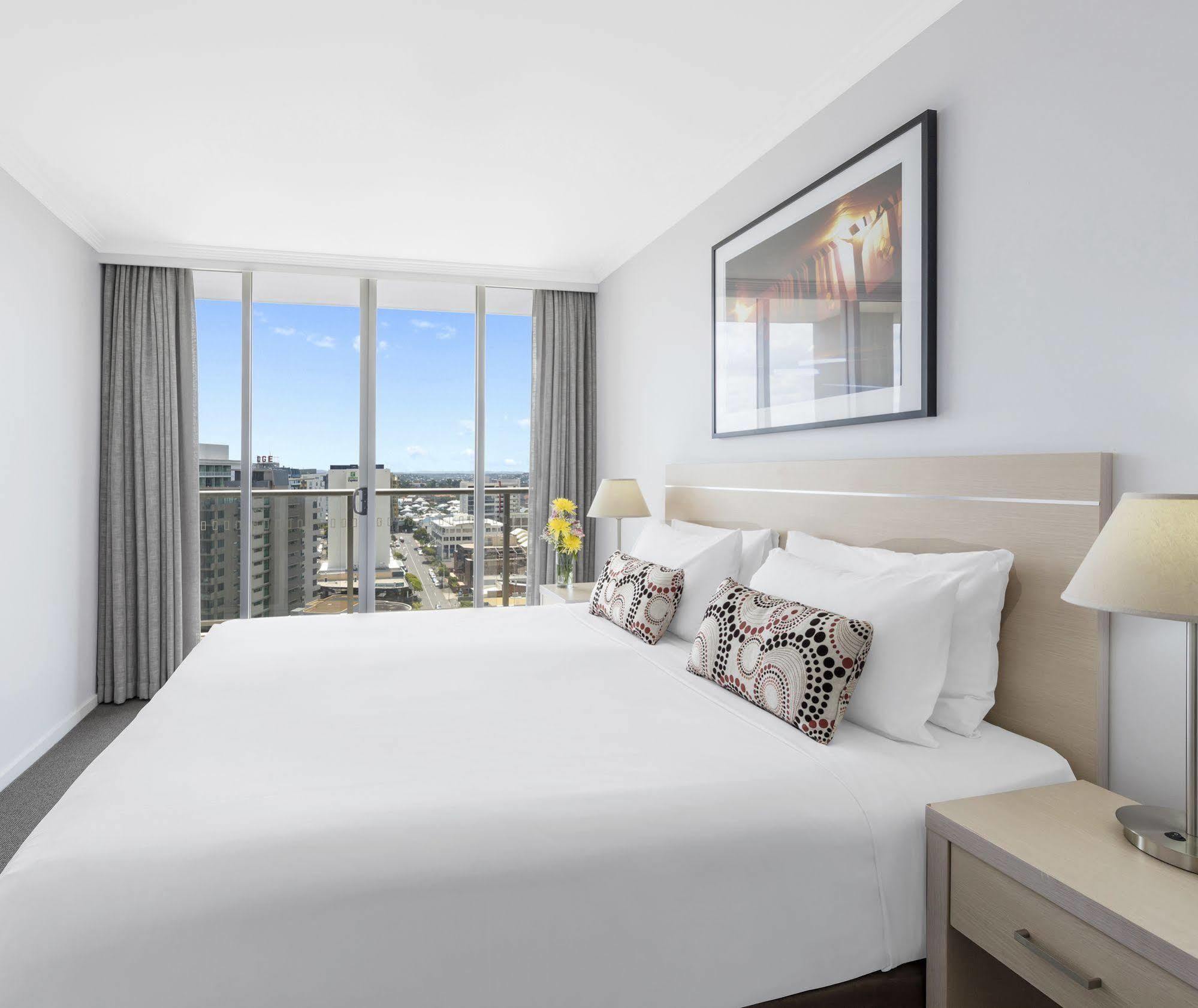 Oaks Brisbane Lexicon Suites Екстер'єр фото